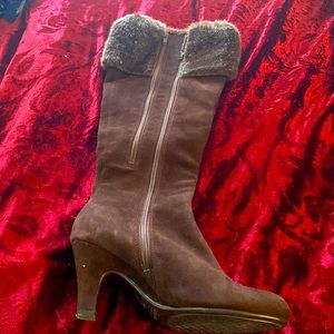 Grape Leaves dark brown suede